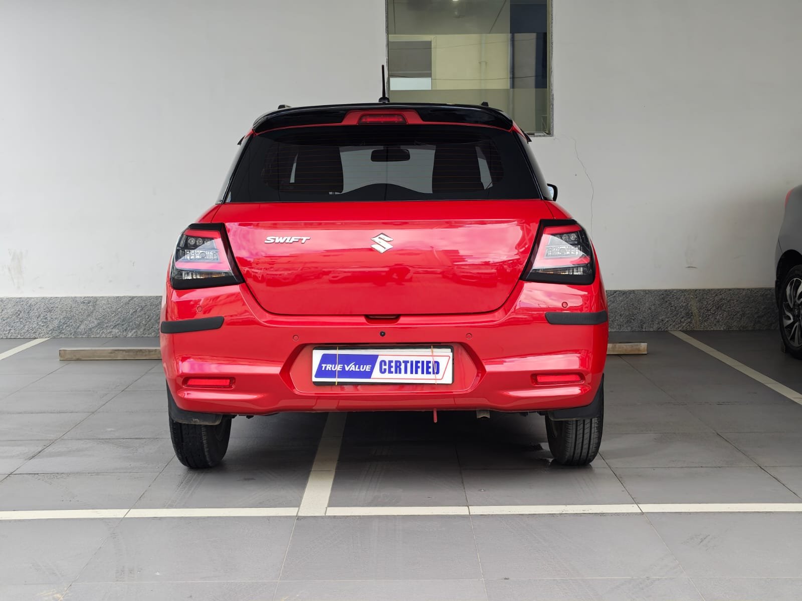 MARUTI SUZUKI SWIFT LXI